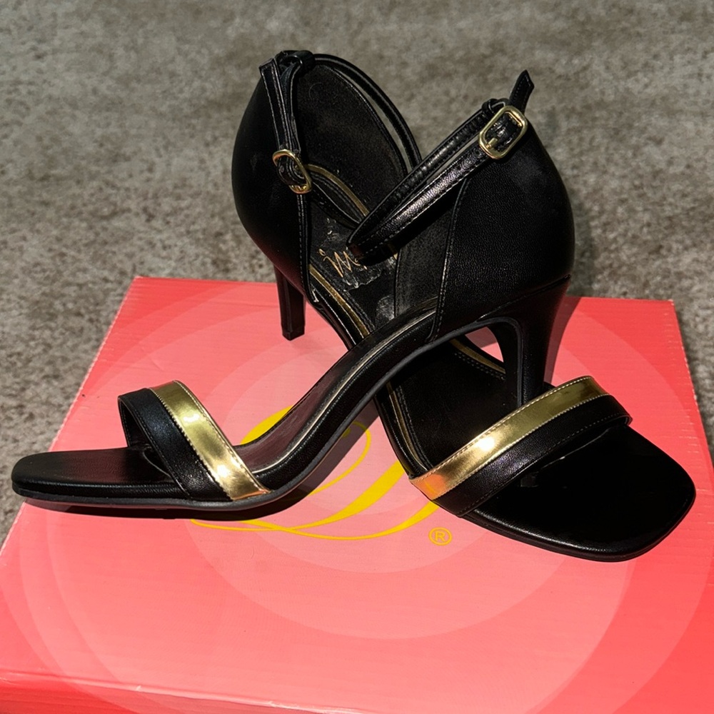Black sandals with heels